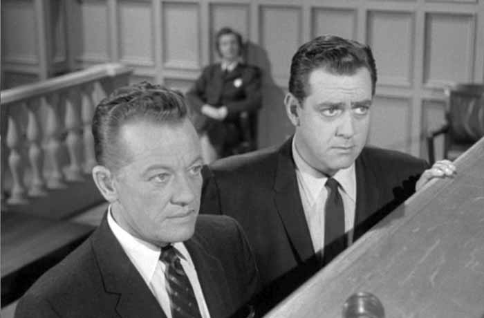 WILLIAM TALMAN AS HAMILTON BURGER, RAYMOND BURR AS PERRY MASON